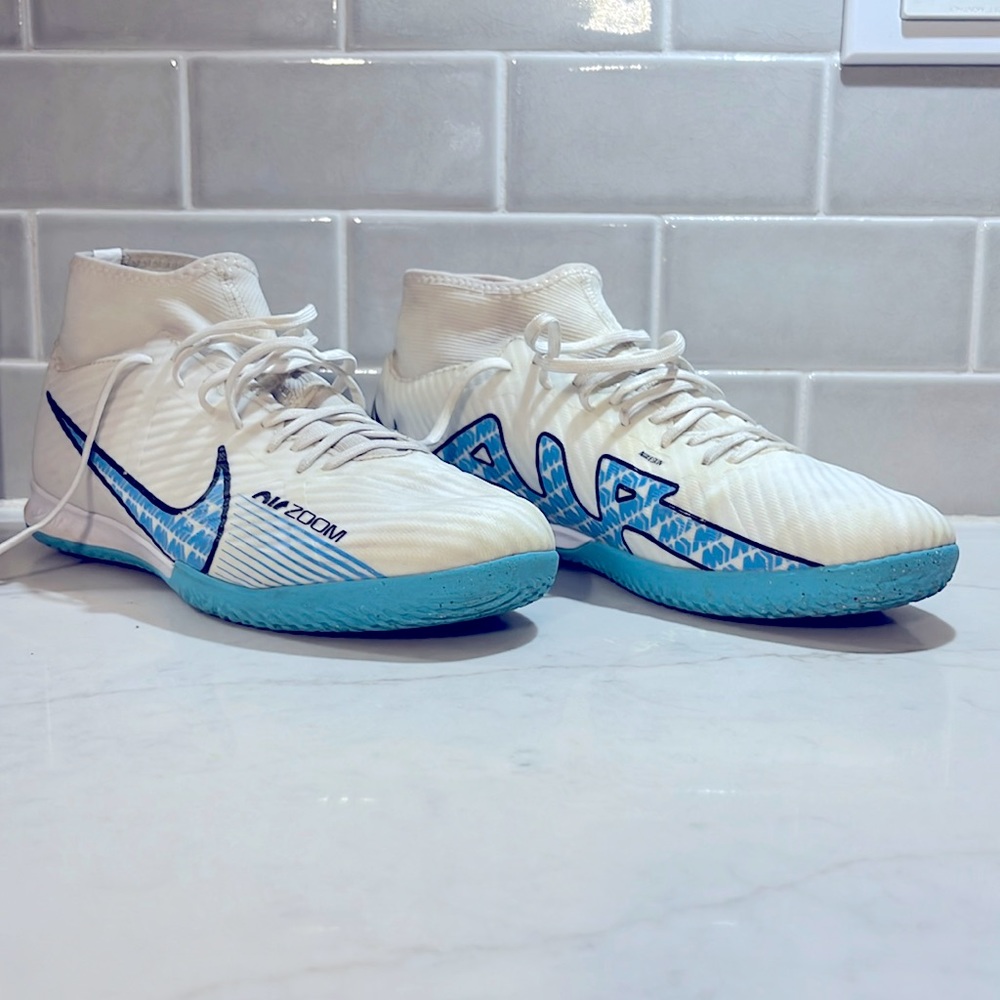 Nike Air Futsal shoes! Only used a couple times and in great condition!